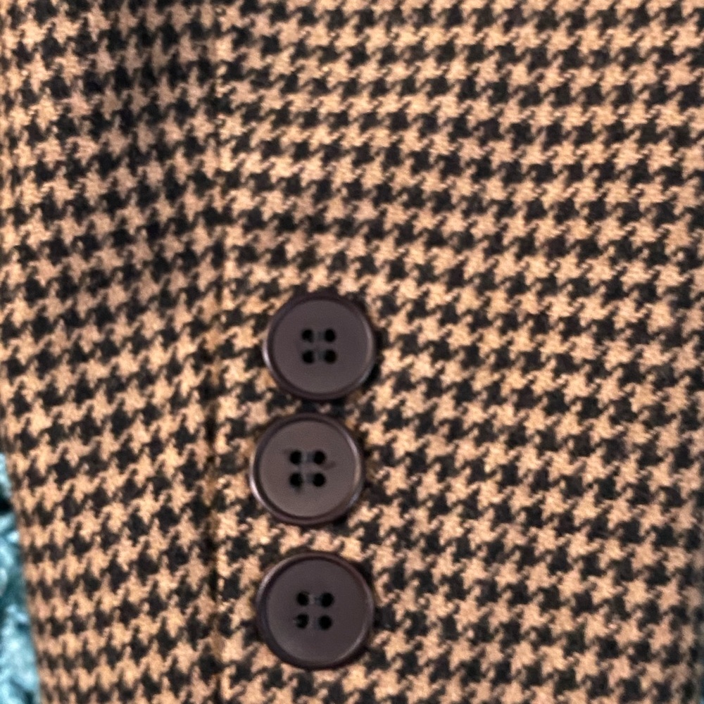 Blazer - Picture 3 of 4